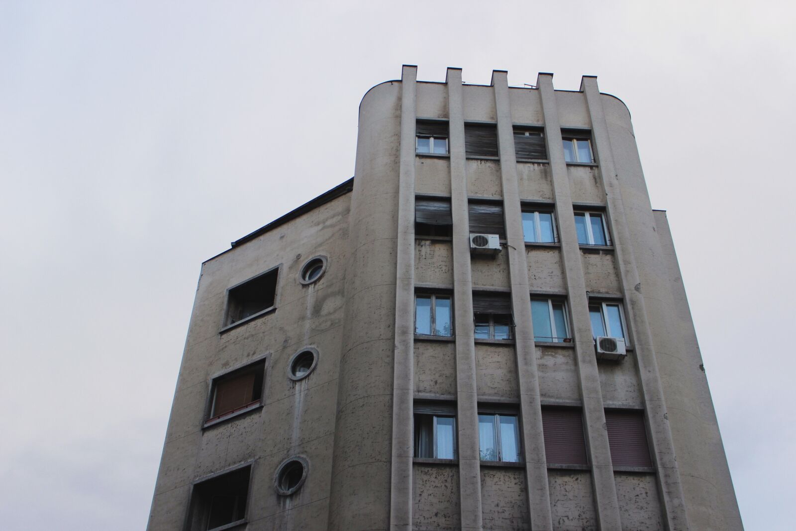 Canon EOS 600D (Rebel EOS T3i / EOS Kiss X5) sample photo. Building, city, urban photography