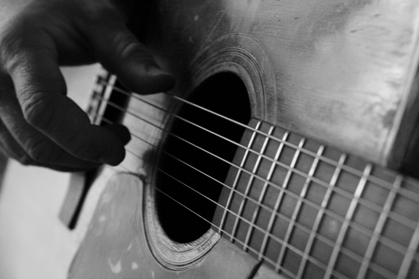 Sony Alpha DSLR-A700 sample photo. Guitar, finger-picked, acoustic photography