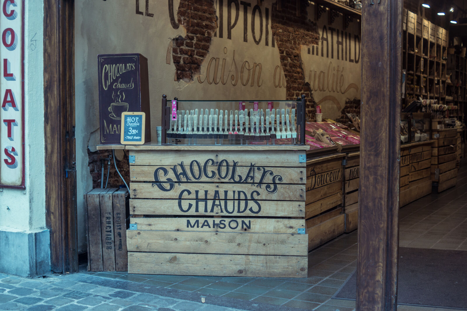 Sony SLT-A77 sample photo. Brussels, chaud, chocolate, maison photography