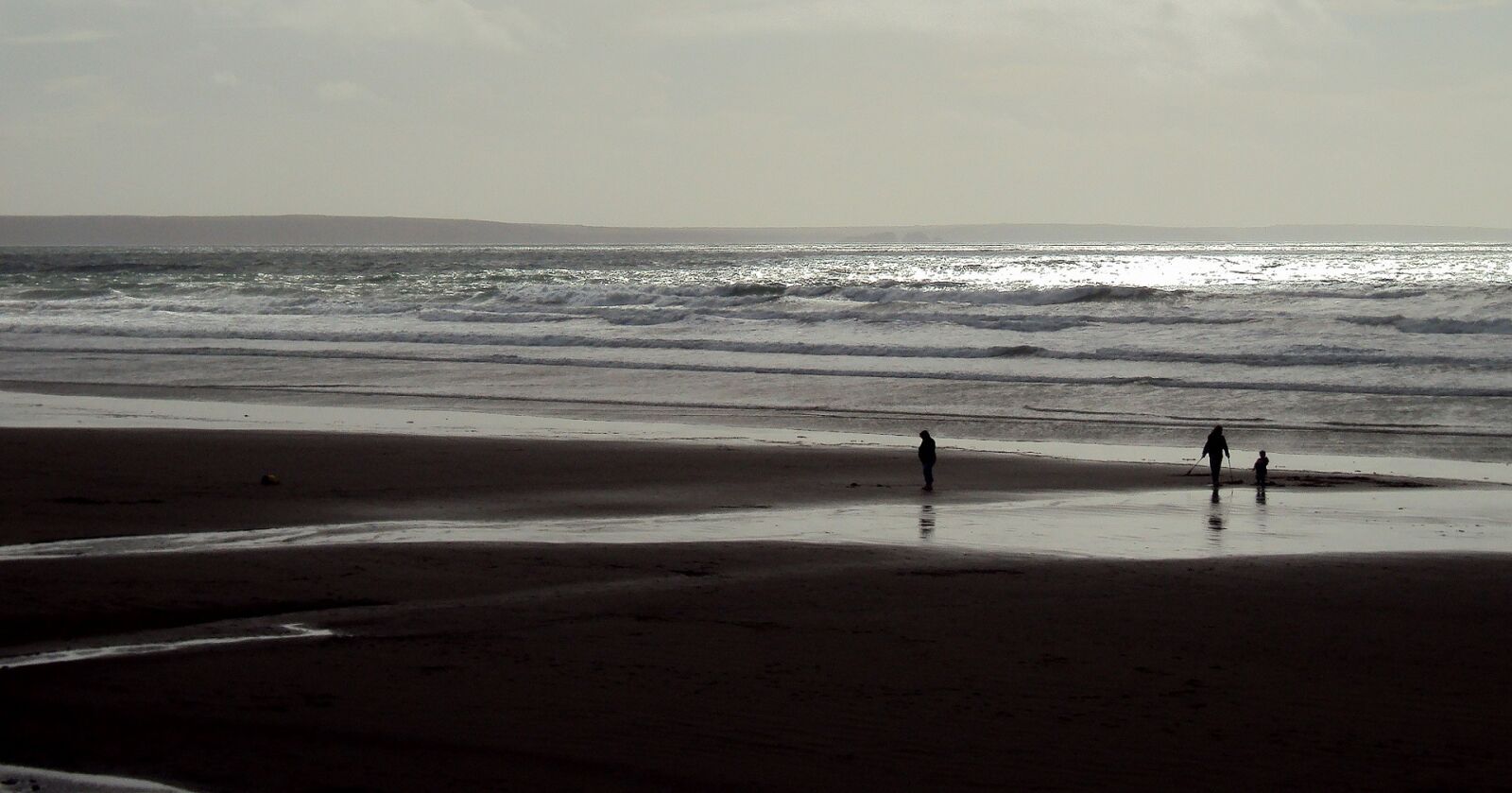 Sony DSC-W180 sample photo. People, ocean, shore photography