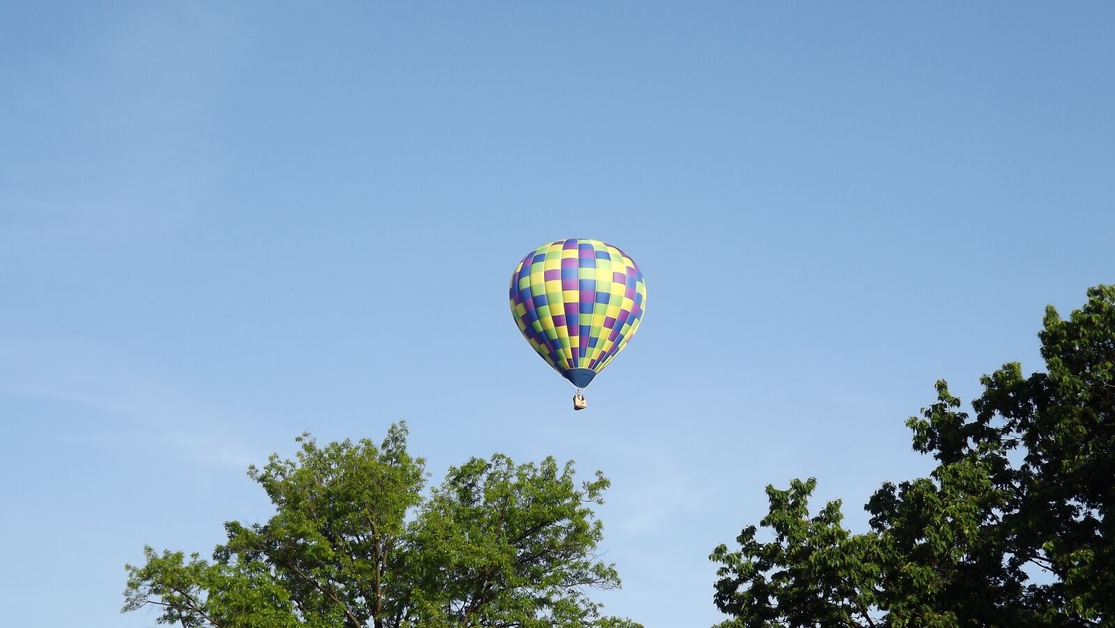 FujiFilm FinePix S3200 (FinePix S3250) sample photo. Hot air balloon, sky photography