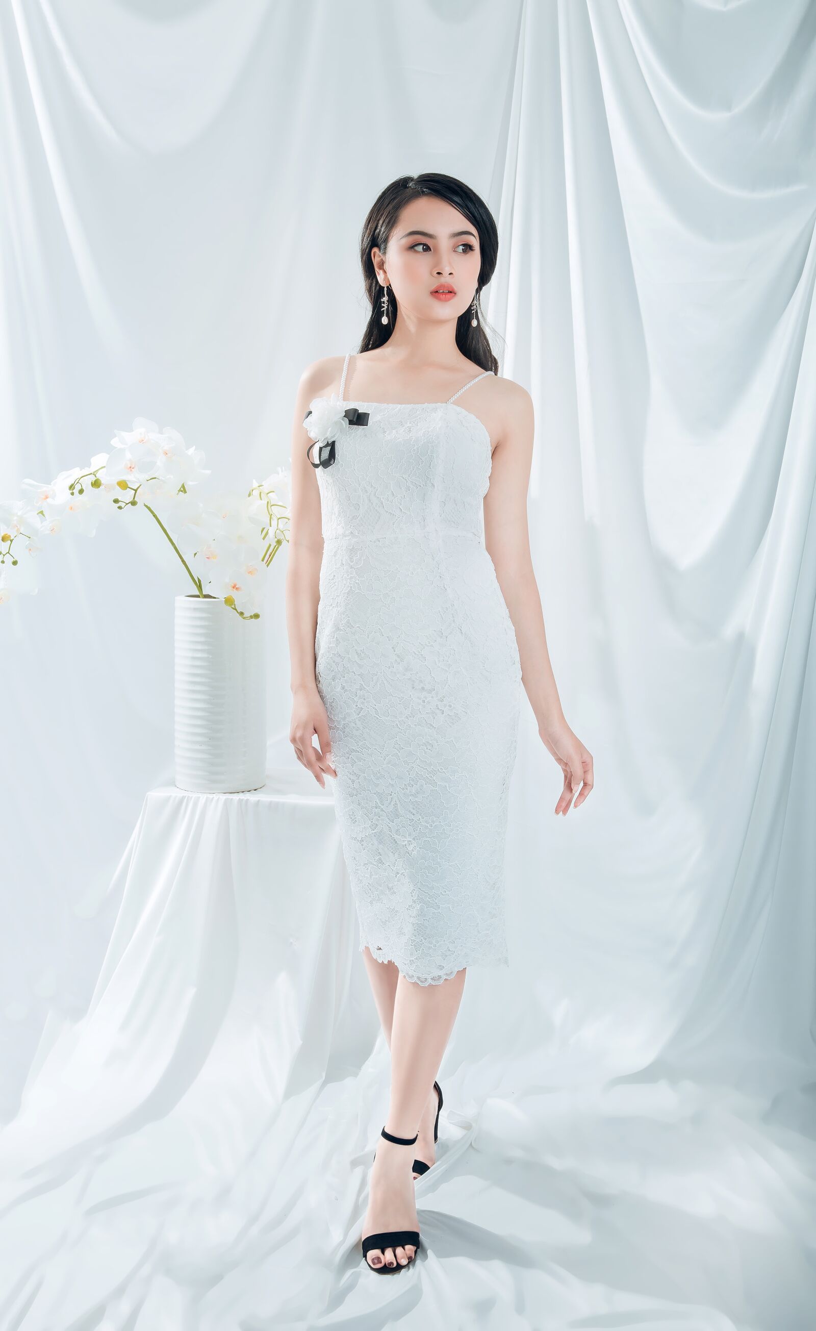 Canon EF 24-70mm F2.8L II USM sample photo. Girl, beautiful girl, dress photography