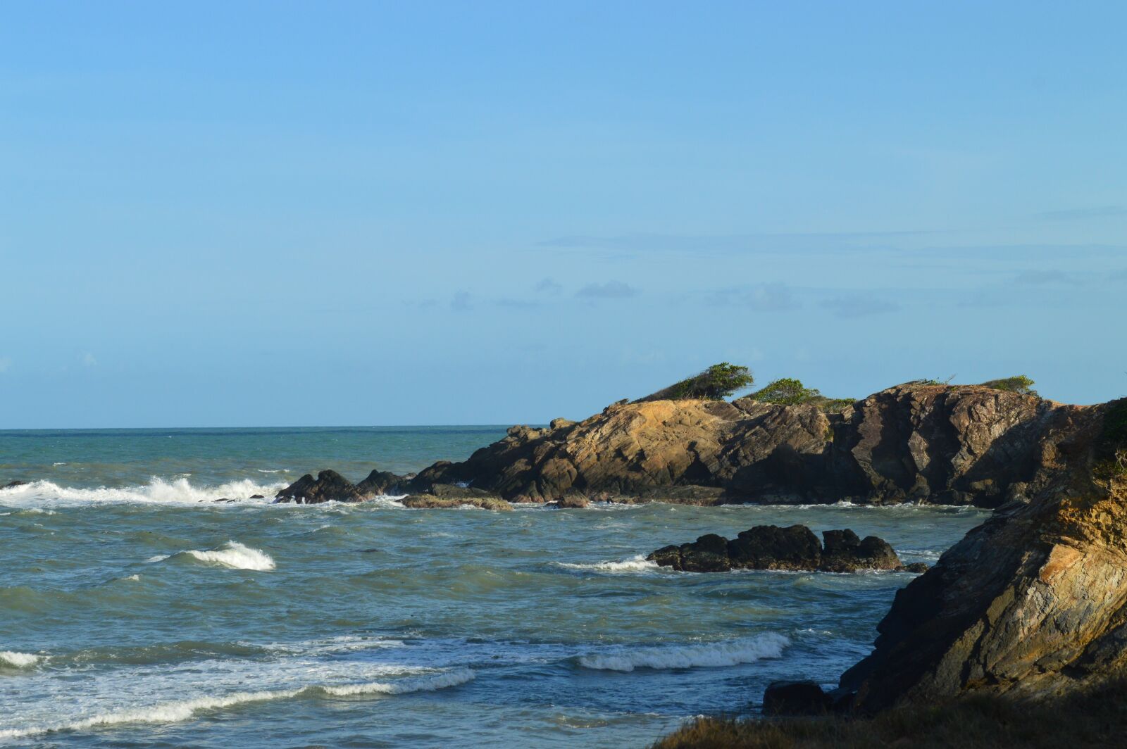 Nikon D3200 sample photo. Beach, ocean, rocks photography
