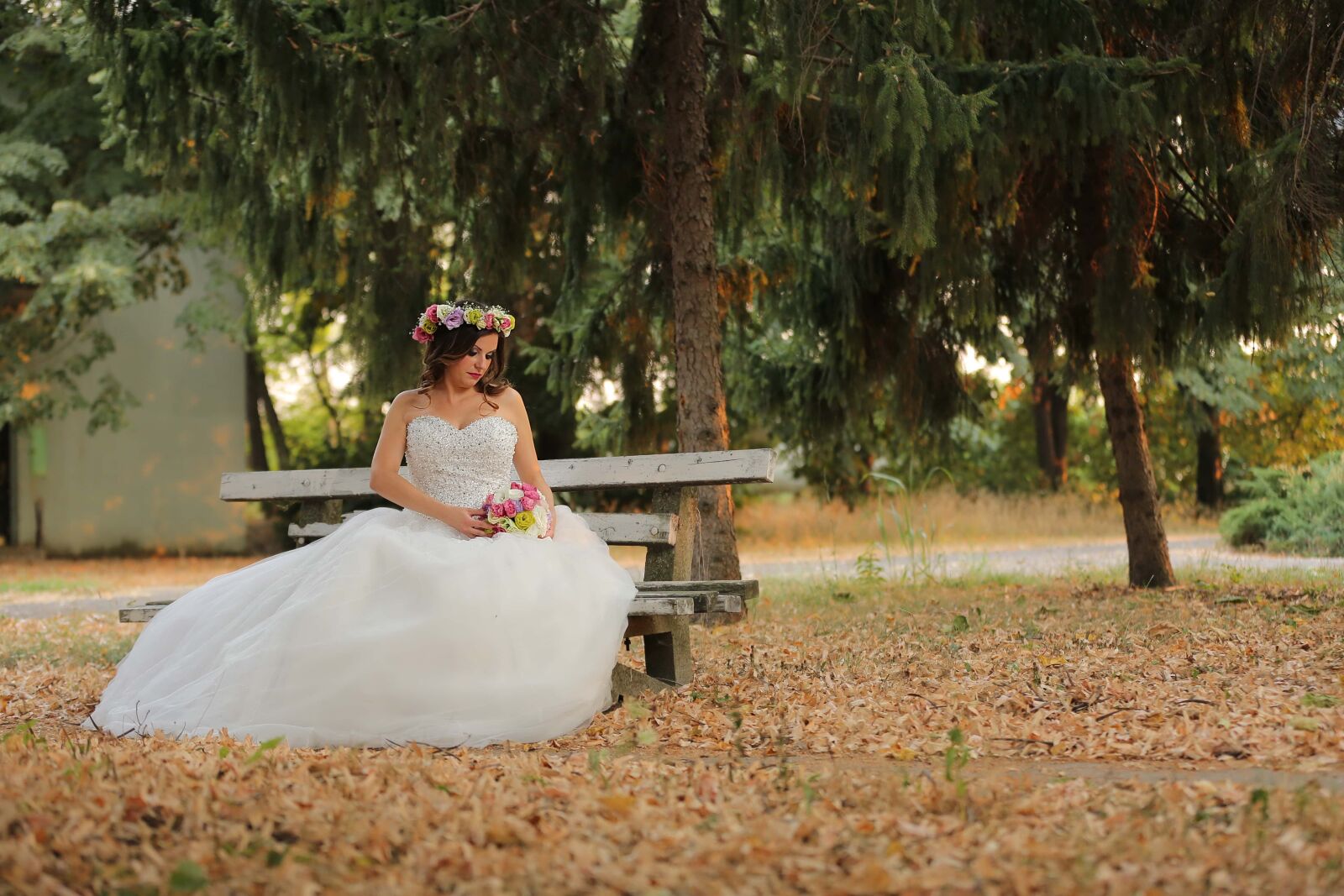 Canon EOS 5D Mark III sample photo. Bench, posing, wedding bouquet photography