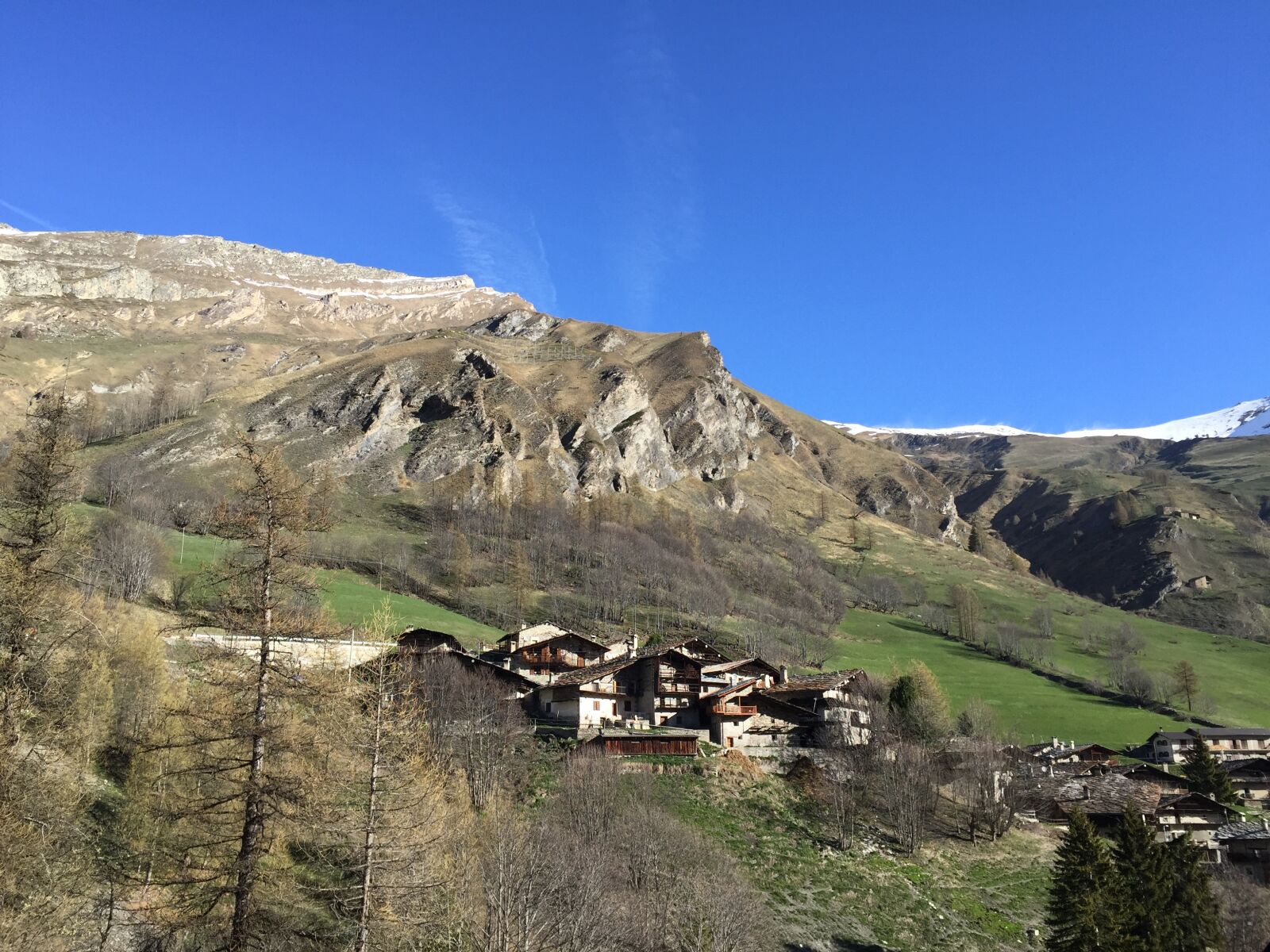 iPhone 6 Plus back camera 4.15mm f/2.2 sample photo. Italy, mountains, nature photography