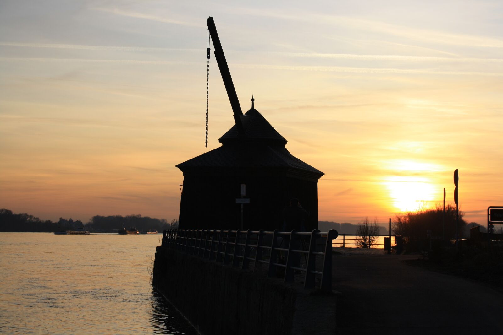 Canon EOS 1000D (EOS Digital Rebel XS / EOS Kiss F) sample photo. Sunset, rhine, dusk photography