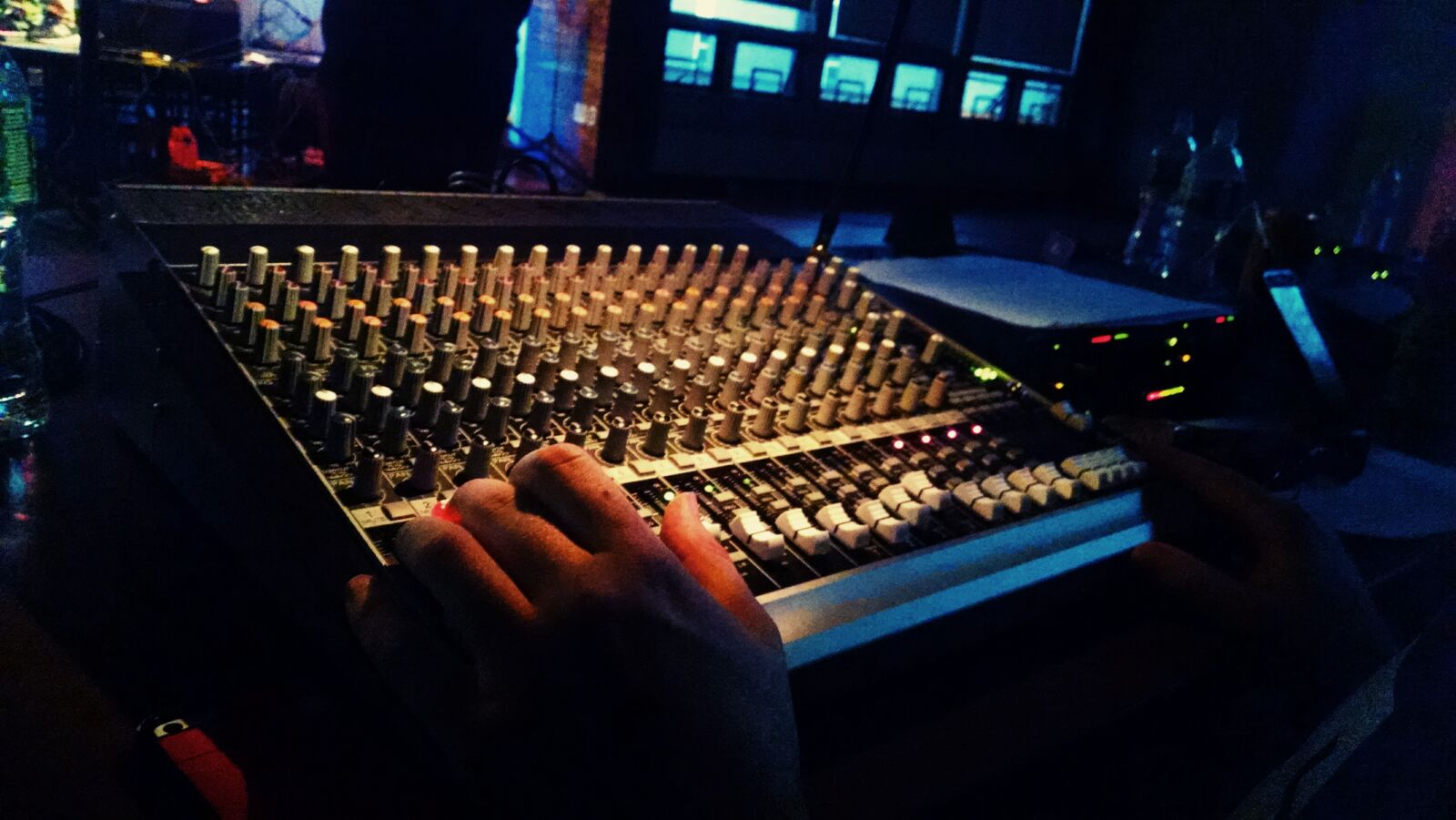 Motorola Moto X (1st Gen) sample photo. Concert, mechanical, music, switches photography