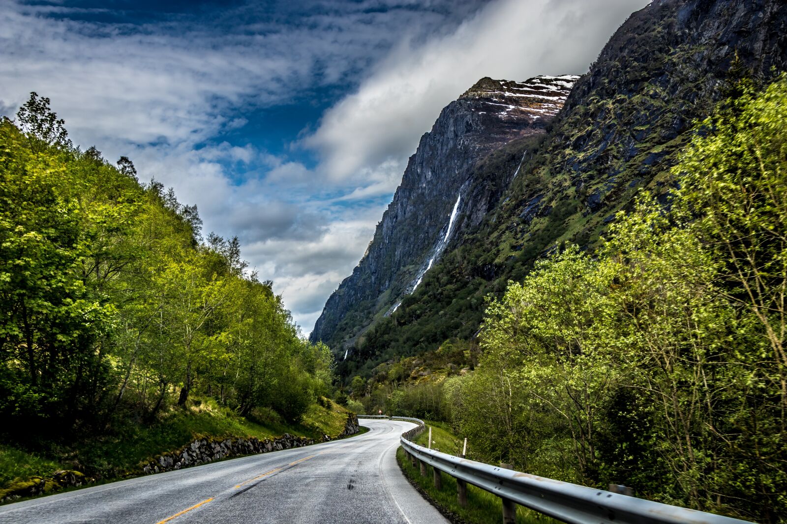 Canon EF-S 18-135mm F3.5-5.6 IS USM sample photo. Norway, mountains, way photography