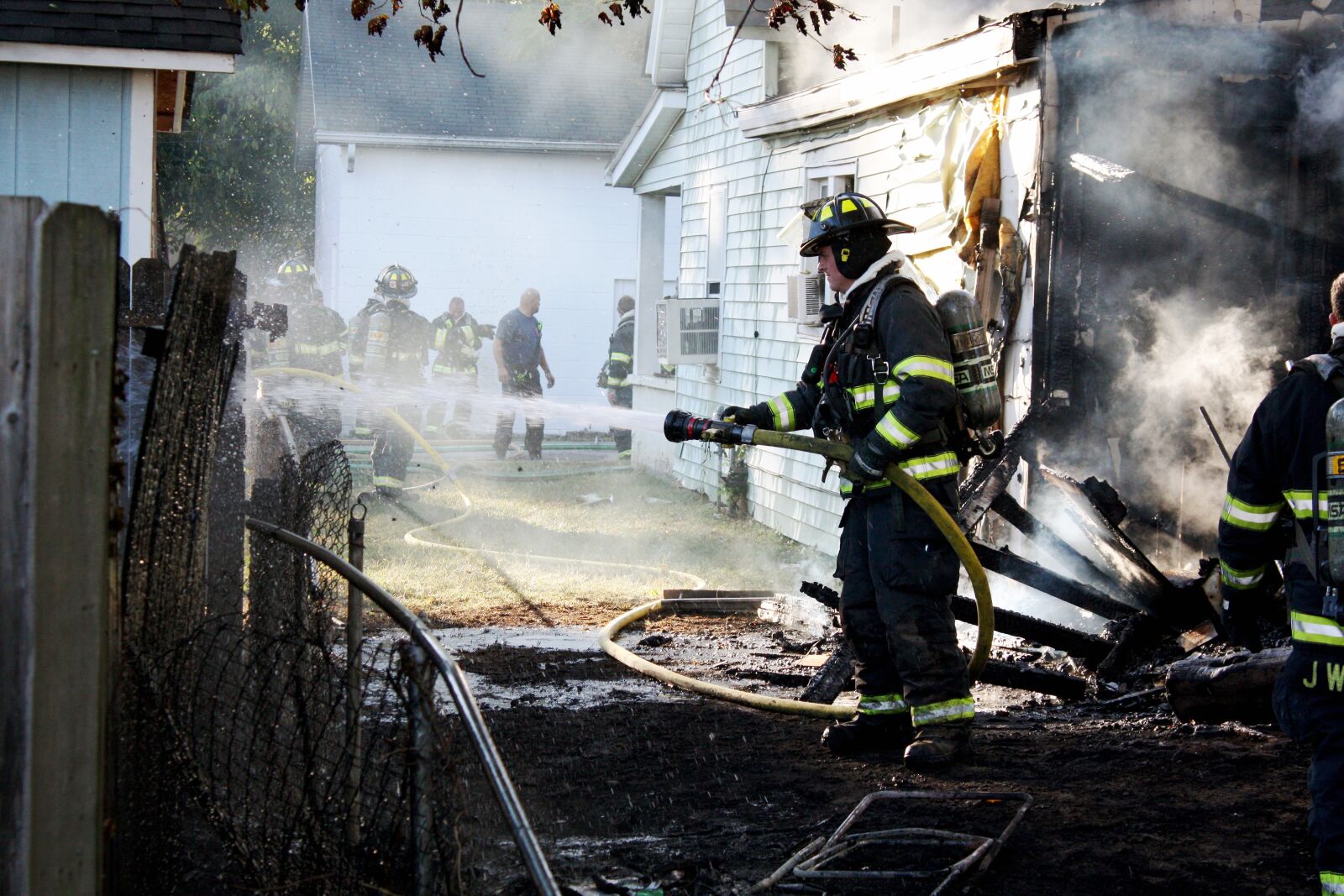 Canon EOS 450D (EOS Rebel XSi / EOS Kiss X2) sample photo. Fireman, fire, training photography