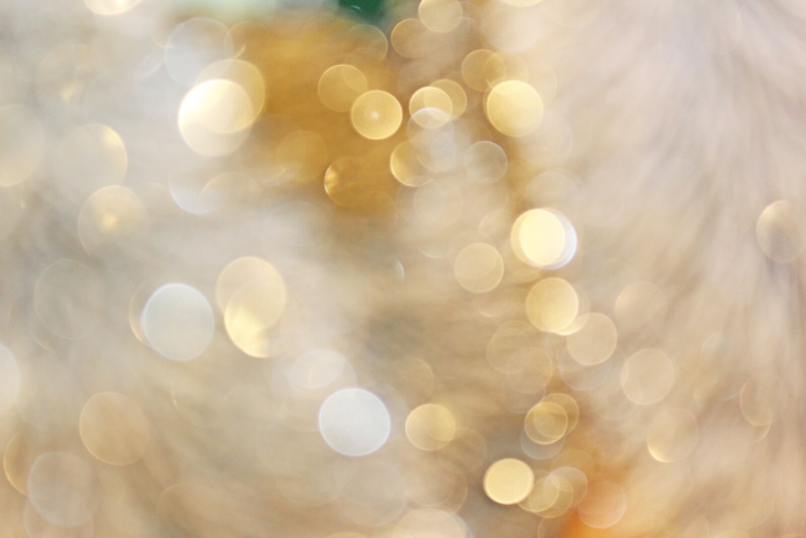 Canon EOS 700D (EOS Rebel T5i / EOS Kiss X7i) sample photo. Blur, shining, background photography