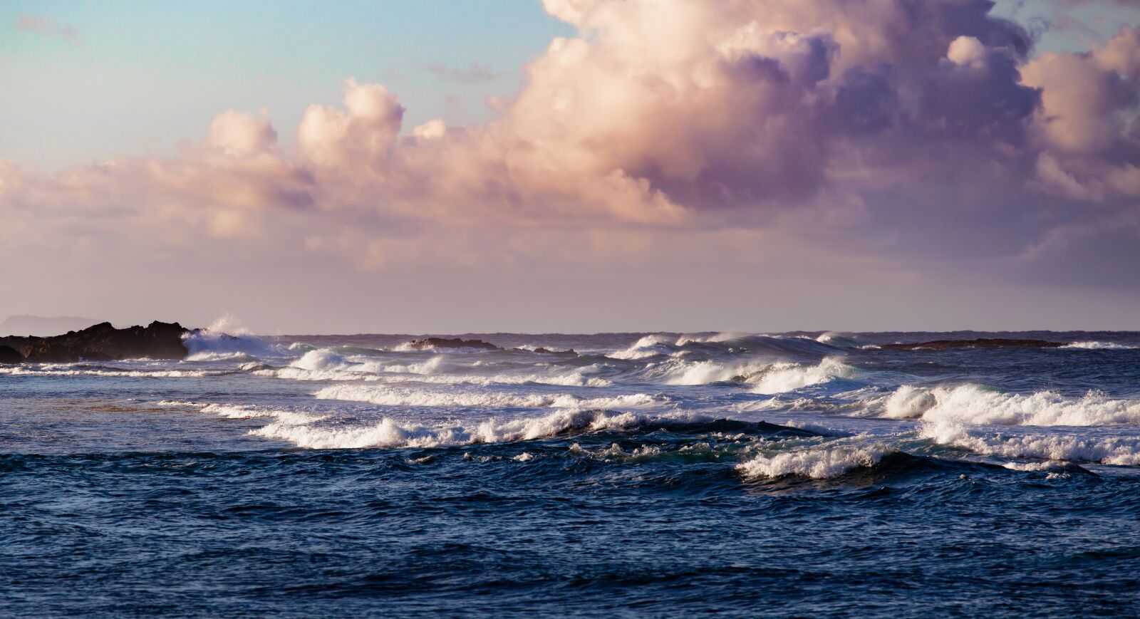 Canon EF 70-200mm F4L USM sample photo. Sea, clouds, atmospheric photography