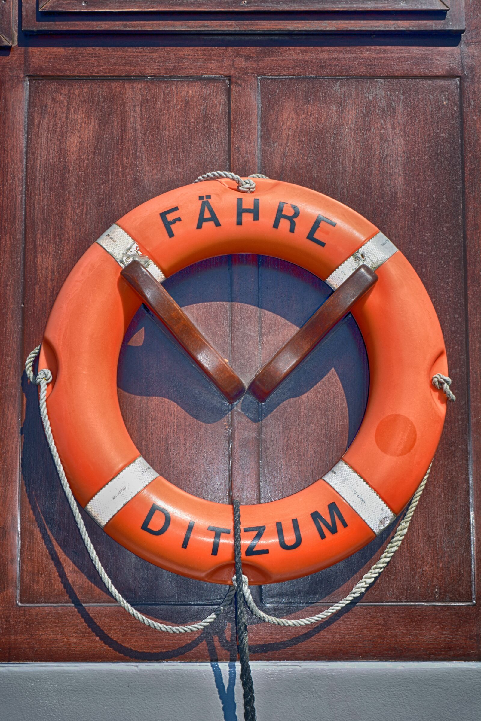 Nikon D5200 sample photo. Lifebelt, ferry, ditzum photography