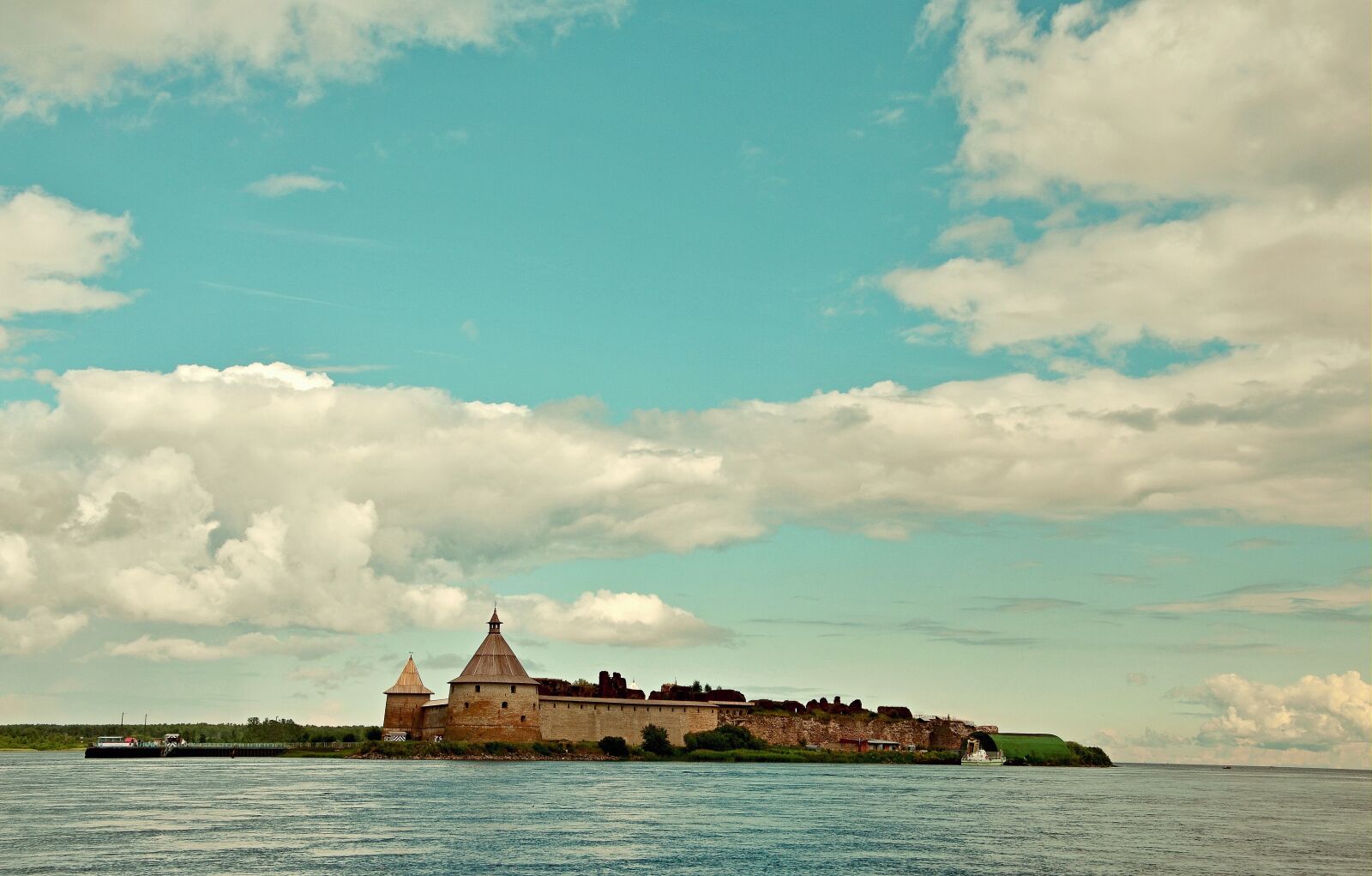 Nikon D5100 sample photo. Burg, insel, island photography