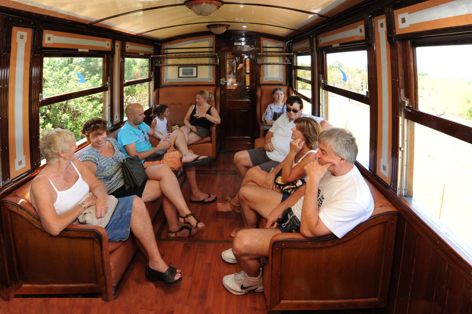 Nikon D700 sample photo. Into the wagon, soller photography