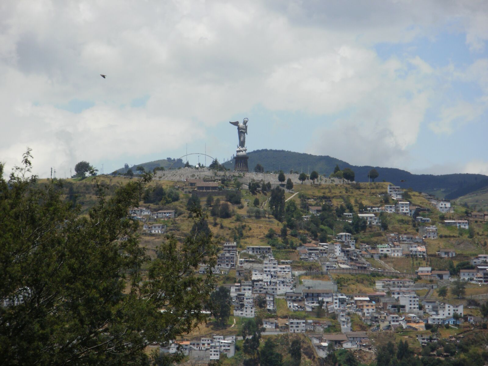 Olympus FE46,X41,X42 sample photo. Ecuador, quito, landscape photography