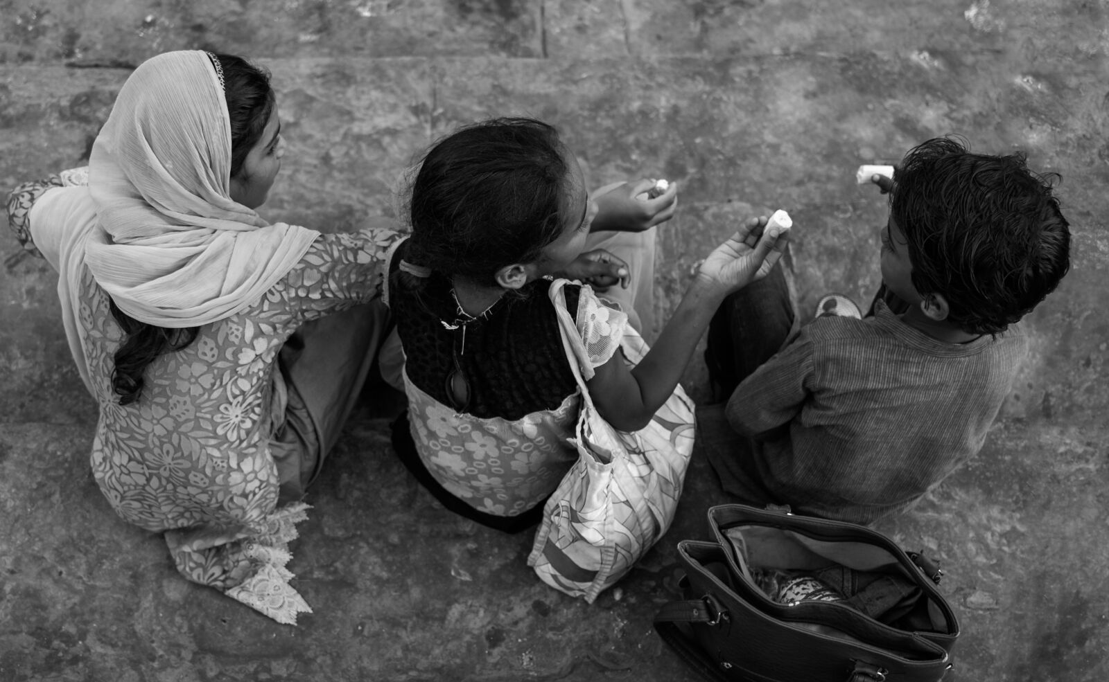 Canon EF-S 24mm F2.8 STM sample photo. Kids, sharing, love photography