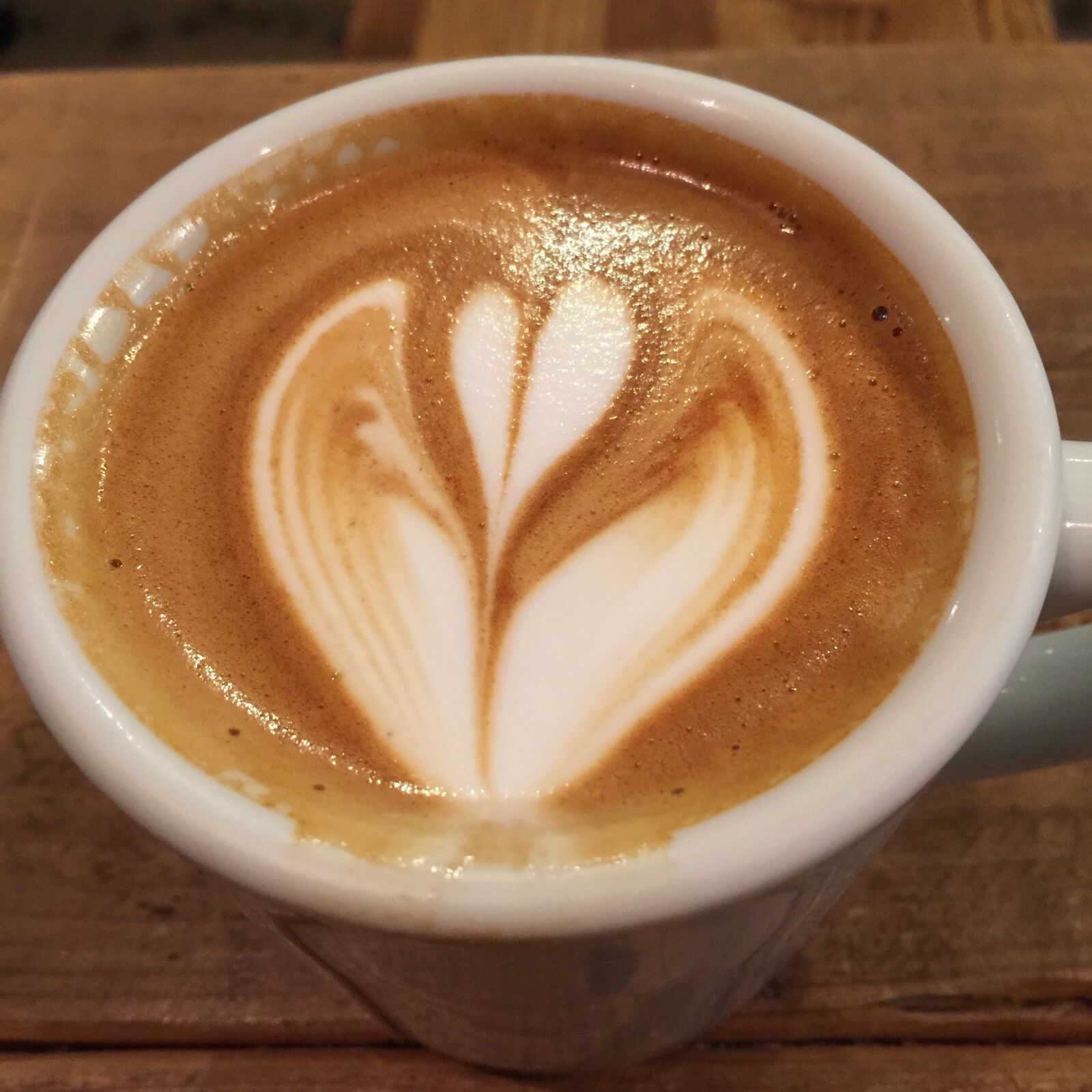 iPhone 6 Plus back camera 4.15mm f/2.2 sample photo. Latte, latte art, cafe photography