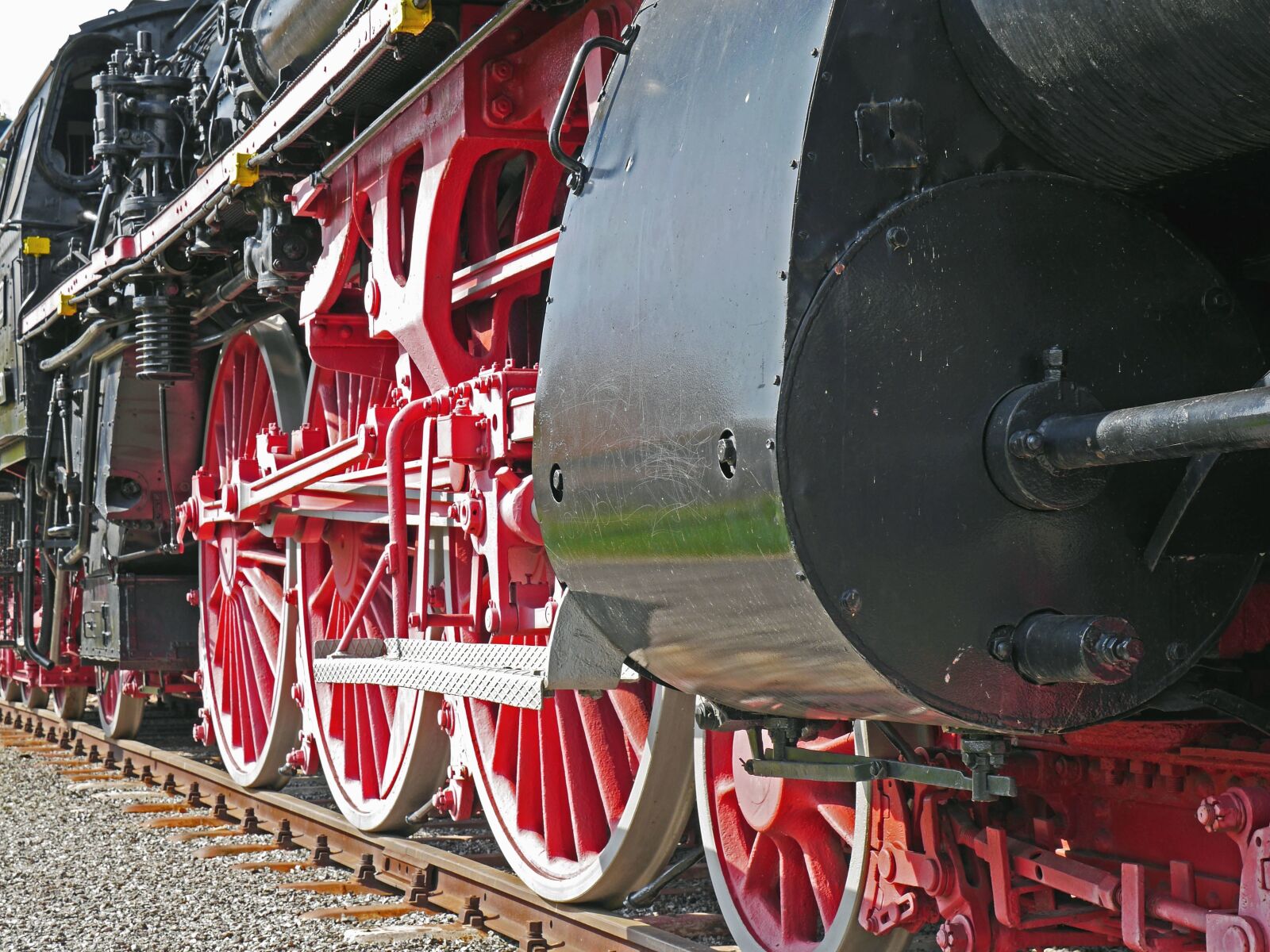 Panasonic Lumix DMC-GH3 sample photo. Train, engine, machine, wheel photography