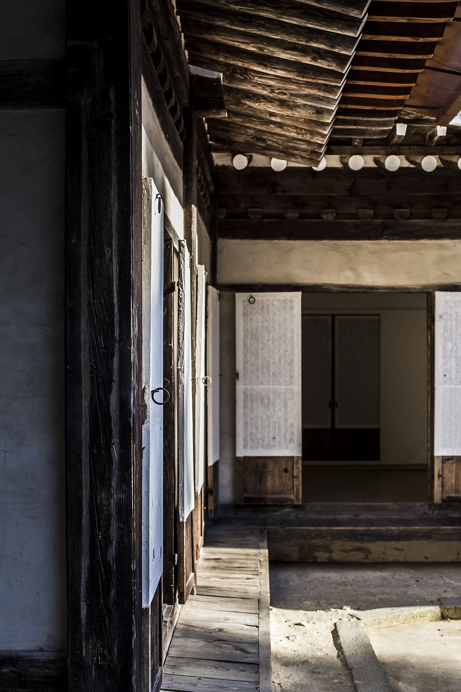 Canon EOS 6D + Canon EF 50mm F1.4 USM sample photo. Korean old house, vintage photography