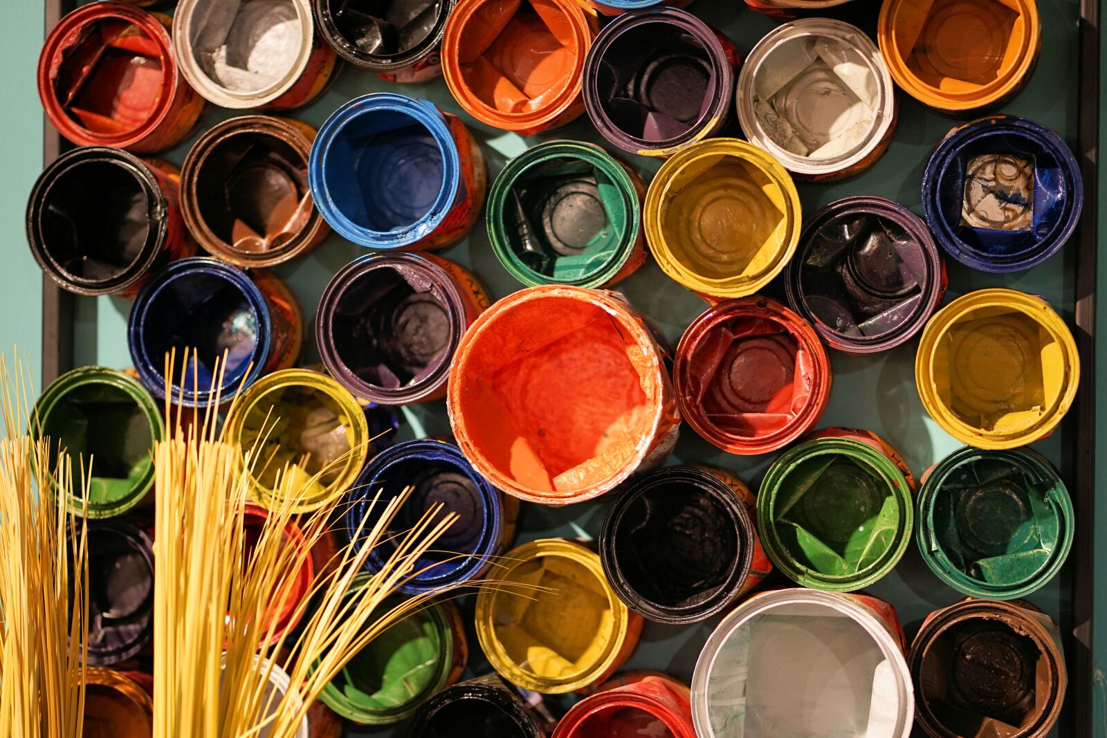 Sony a7 II + Sony FE 85mm F1.8 sample photo. Color, box, colorful photography