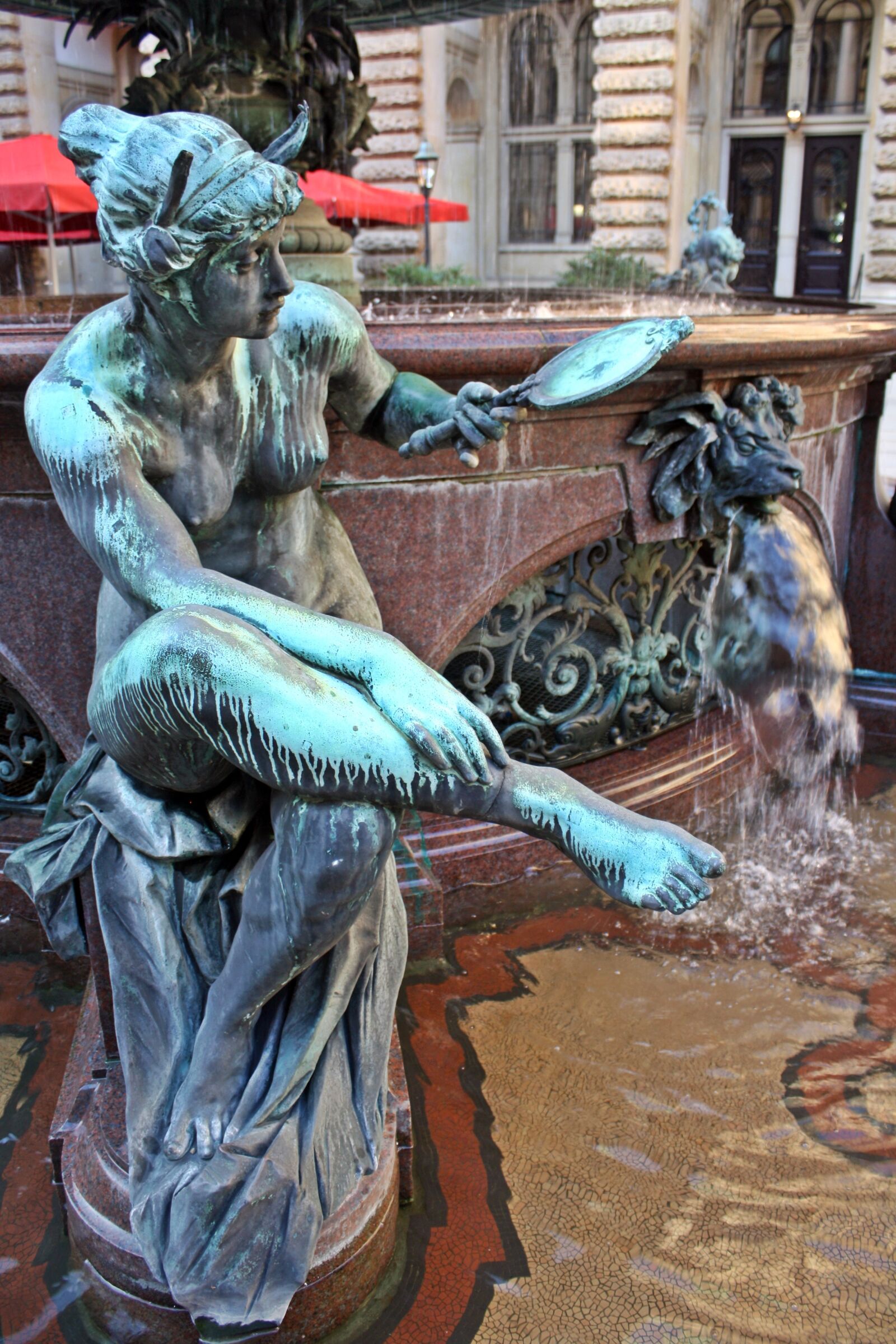 Canon EOS 1000D (EOS Digital Rebel XS / EOS Kiss F) sample photo. Sculpture, monument, vain photography