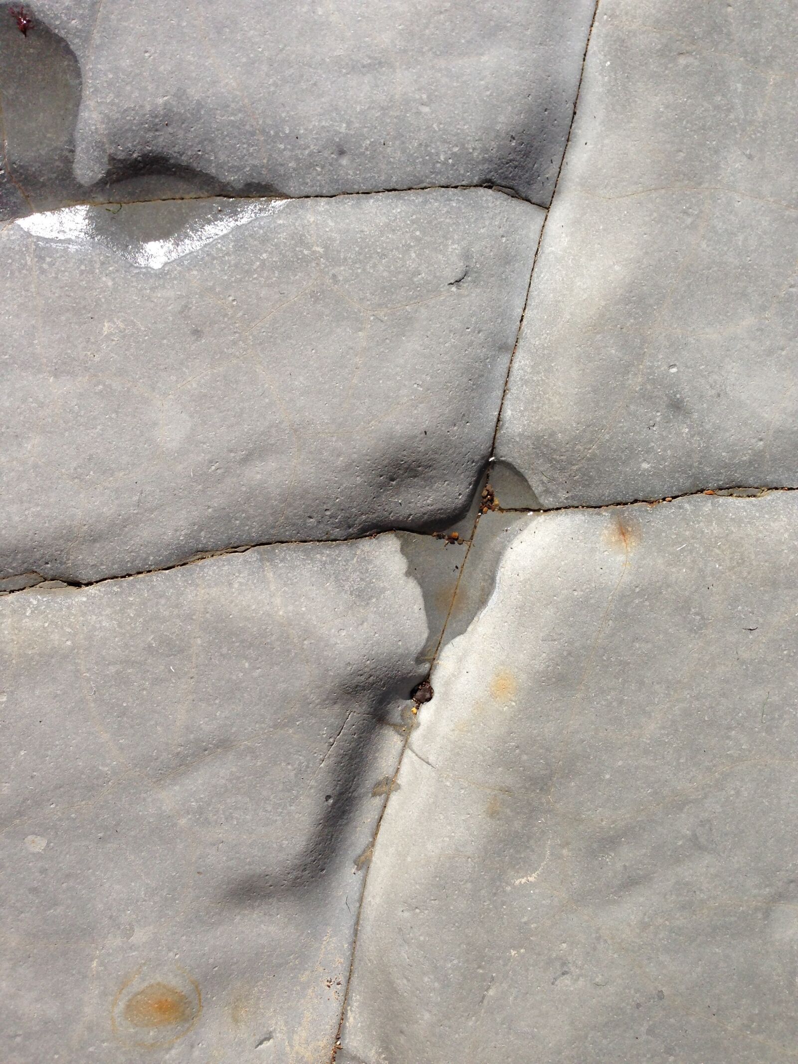 iPhone 5 back camera 4.12mm f/2.4 sample photo. Rock, beach, sea photography