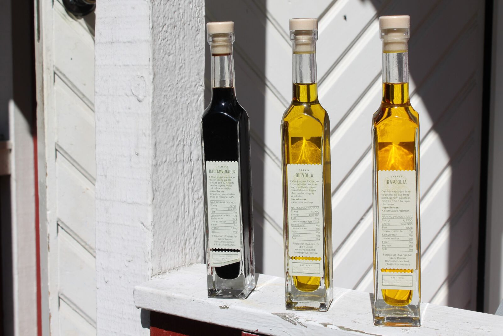 Canon EOS 500D (EOS Rebel T1i / EOS Kiss X3) sample photo. Bottles, oil, vinegar photography