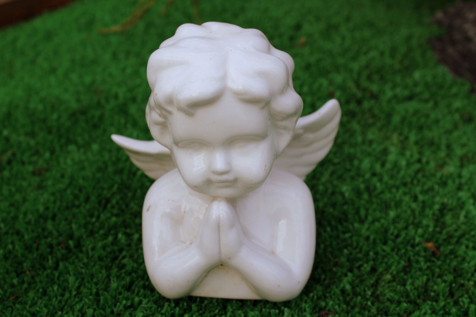 Canon EOS 1200D (EOS Rebel T5 / EOS Kiss X70 / EOS Hi) sample photo. Angel, the figurine, porcelain photography
