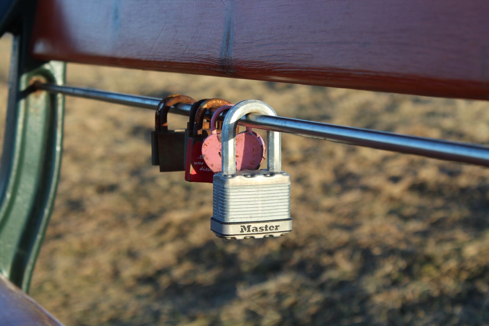 Canon EOS 1300D (EOS Rebel T6 / EOS Kiss X80) sample photo. Padlock, love, reykjavik photography