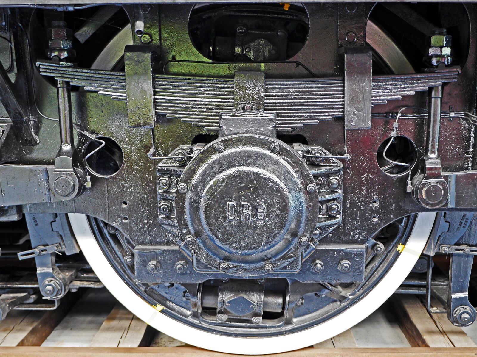 Panasonic Lumix DMC-GH3 sample photo. Electric locomotive, drive axle photography