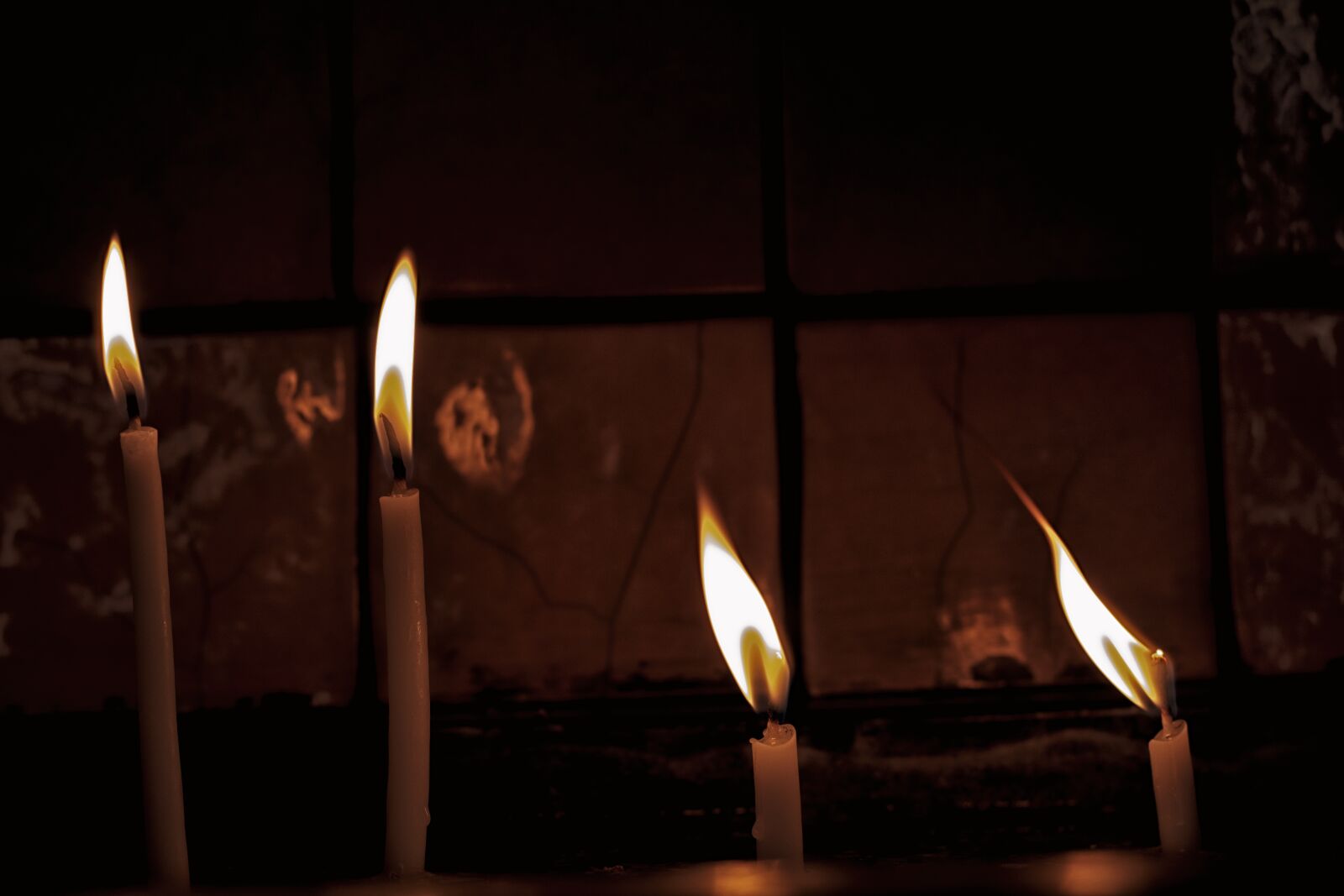 Canon EOS 650D (EOS Rebel T4i / EOS Kiss X6i) + Canon EF 50mm F1.8 II sample photo. Candle, light, macro photography