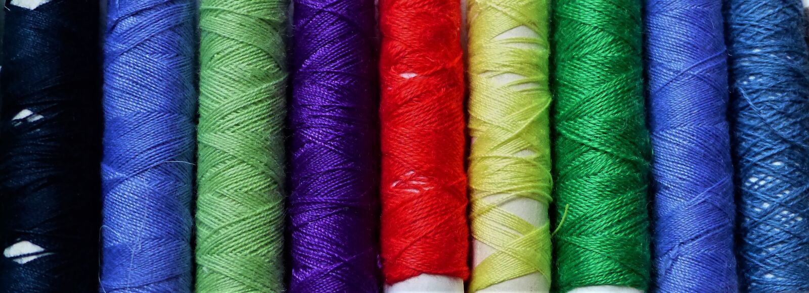 Panasonic Lumix DMC-FZ200 sample photo. Textile, cotton, wire photography