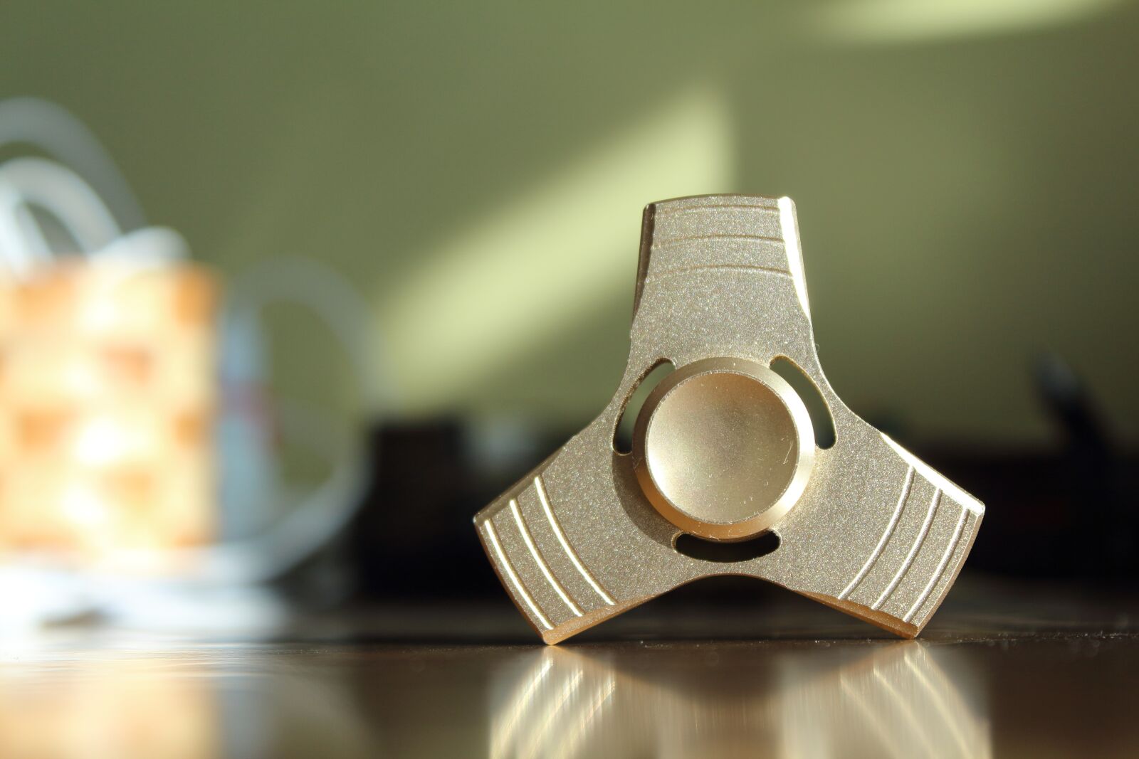 Canon EOS 650D (EOS Rebel T4i / EOS Kiss X6i) sample photo. Spinner, toy, products photography