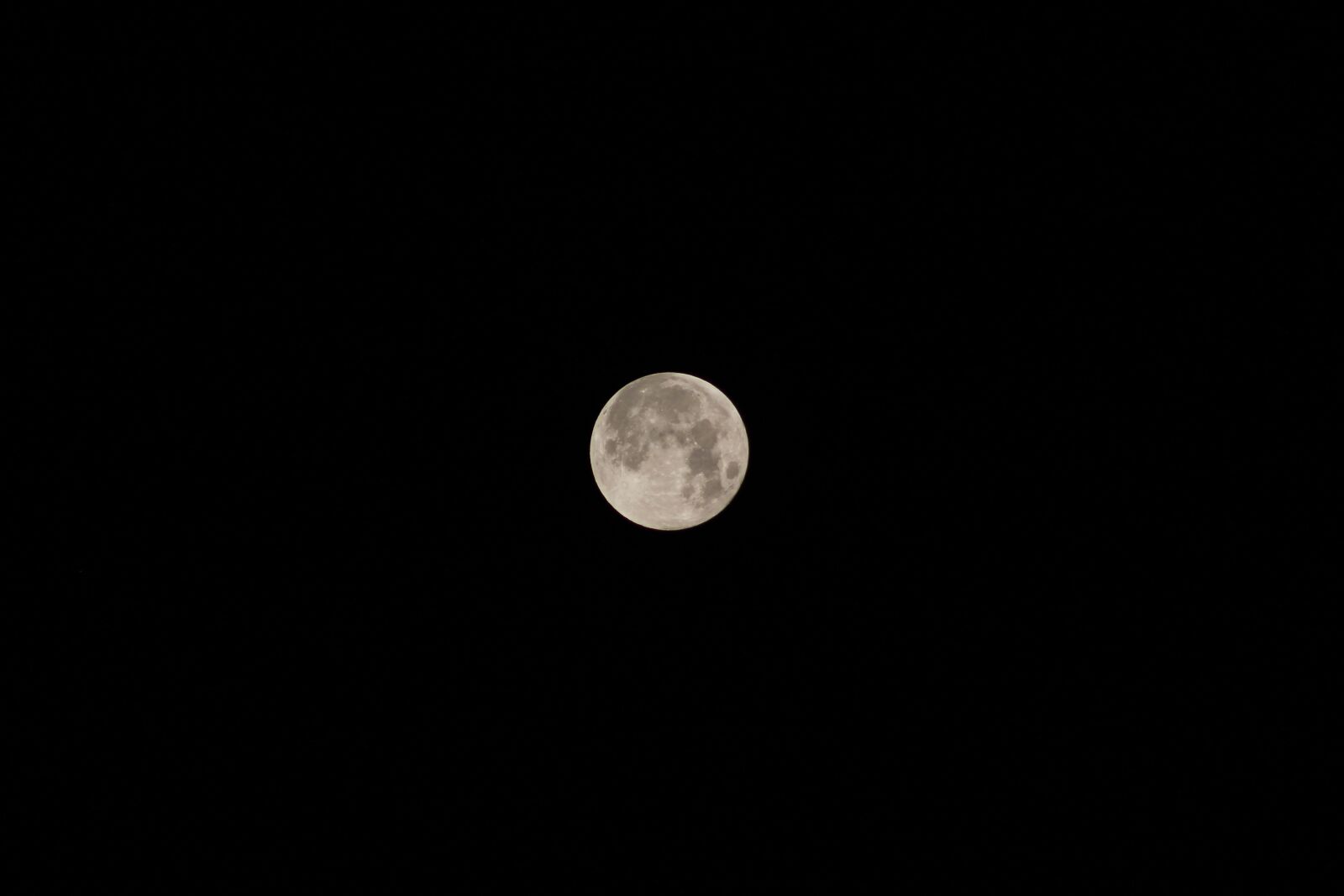 Canon EF75-300mm f/4-5.6 sample photo. Month, kamer, sky photography