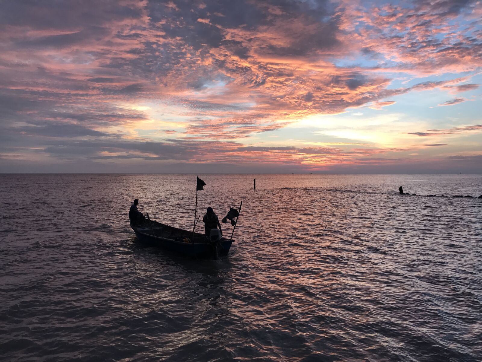 iPhone 7 Plus back dual camera 3.99mm f/1.8 sample photo. Nature, sea, silhouette photography