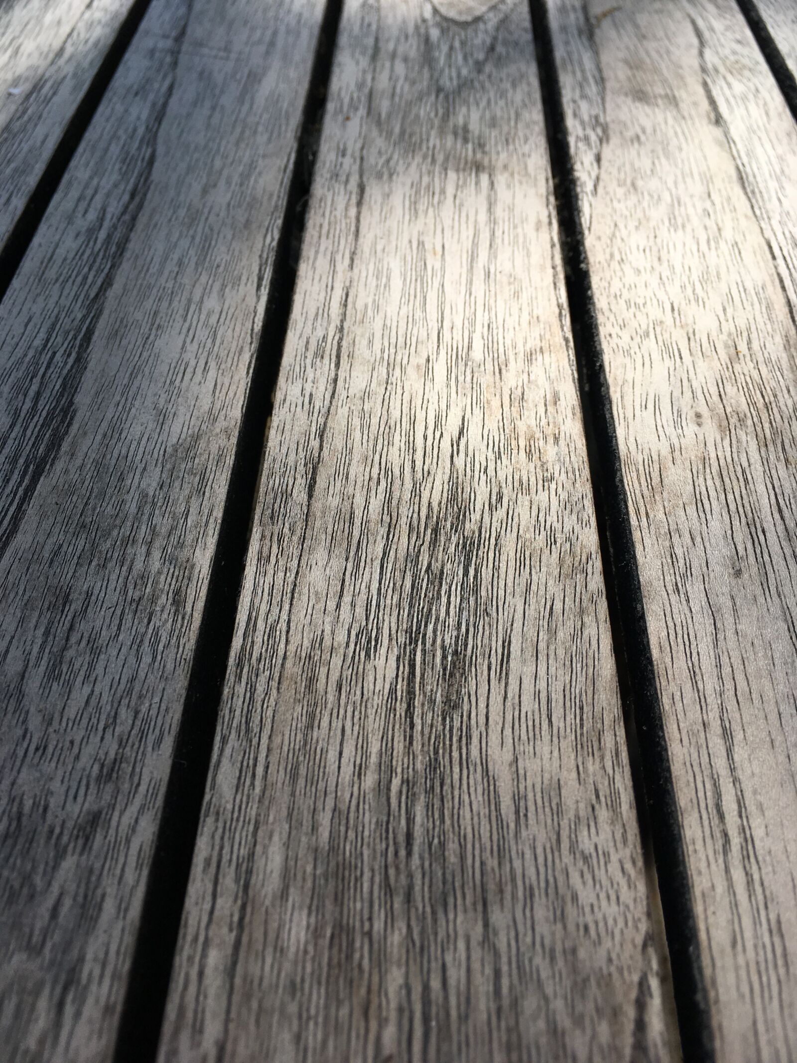 iPhone SE back camera 4.15mm f/2.2 sample photo. Wood, board, texture photography