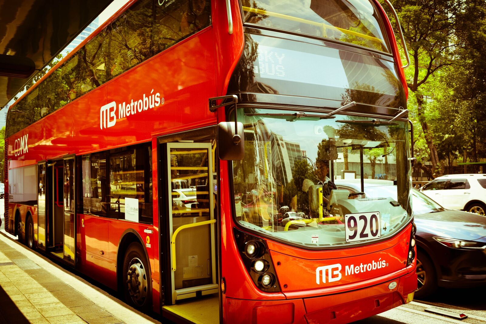 Nikon D5300 sample photo. Metrobus, bus, red photography