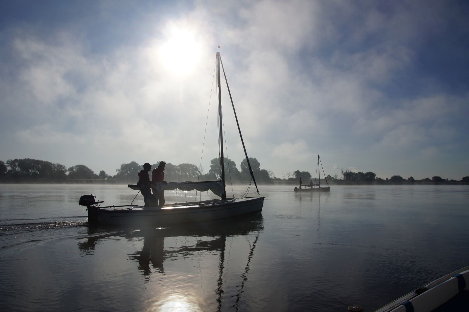 Sony SLT-A77 sample photo. Weser, morning mist, sailing photography