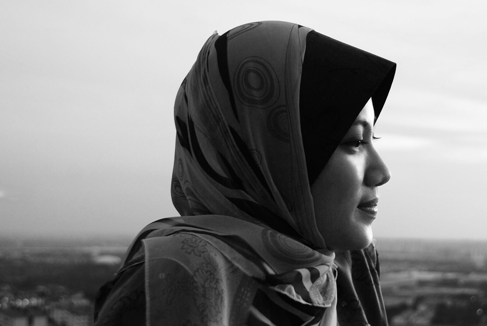 Nikon D80 sample photo. Sillluethe, women, hijab photography