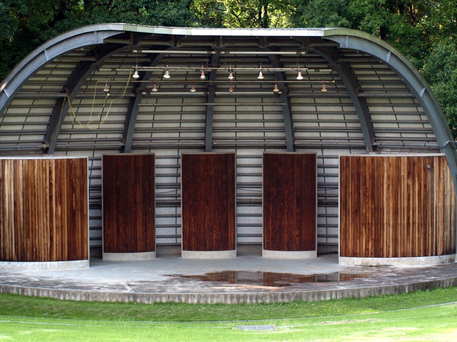 Olympus E-510 (EVOLT E-510) sample photo. Building, the bandstand, stage photography