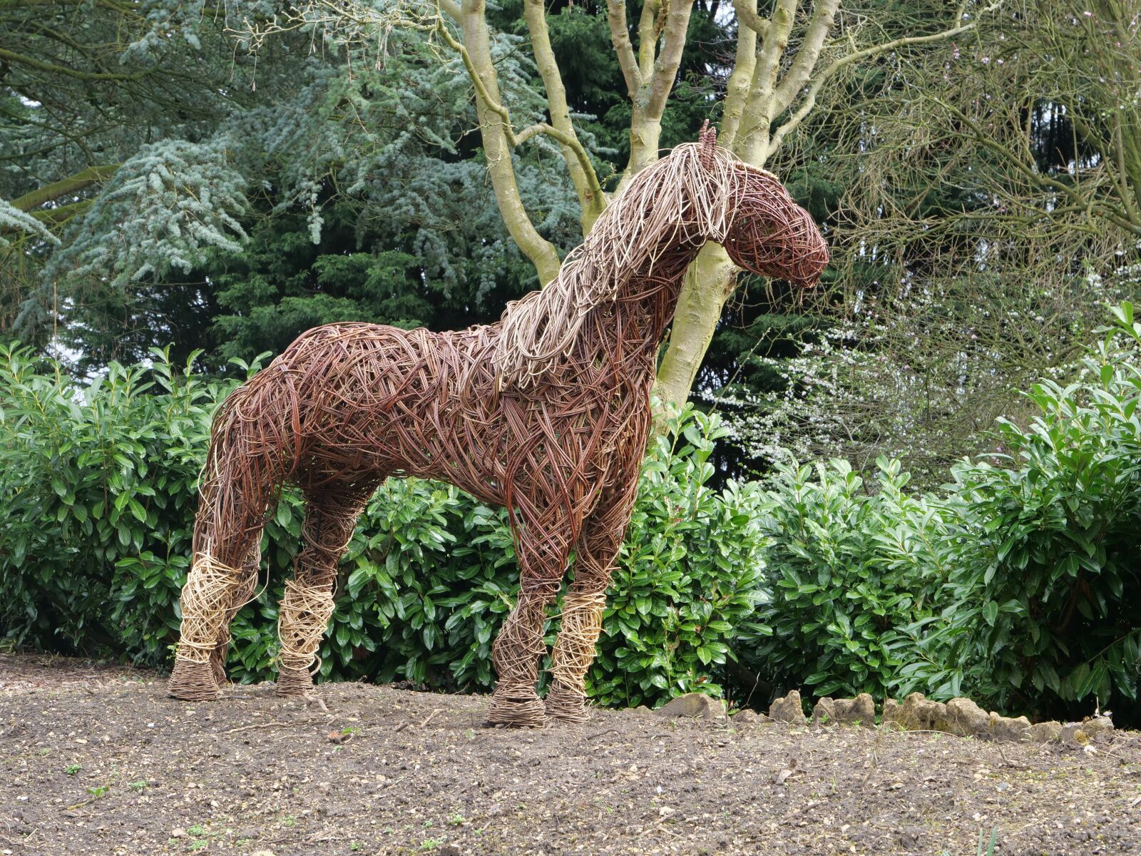 Panasonic Lumix DC-G9 sample photo. Horse, sculpture, wicker photography