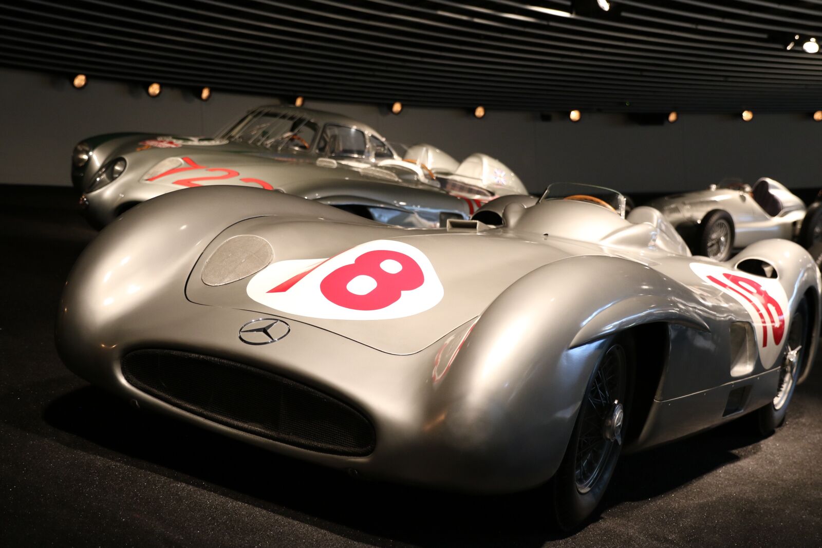 Canon EOS 7D Mark II sample photo. Mercedes-benz museum, stuttgart, oldtimer photography