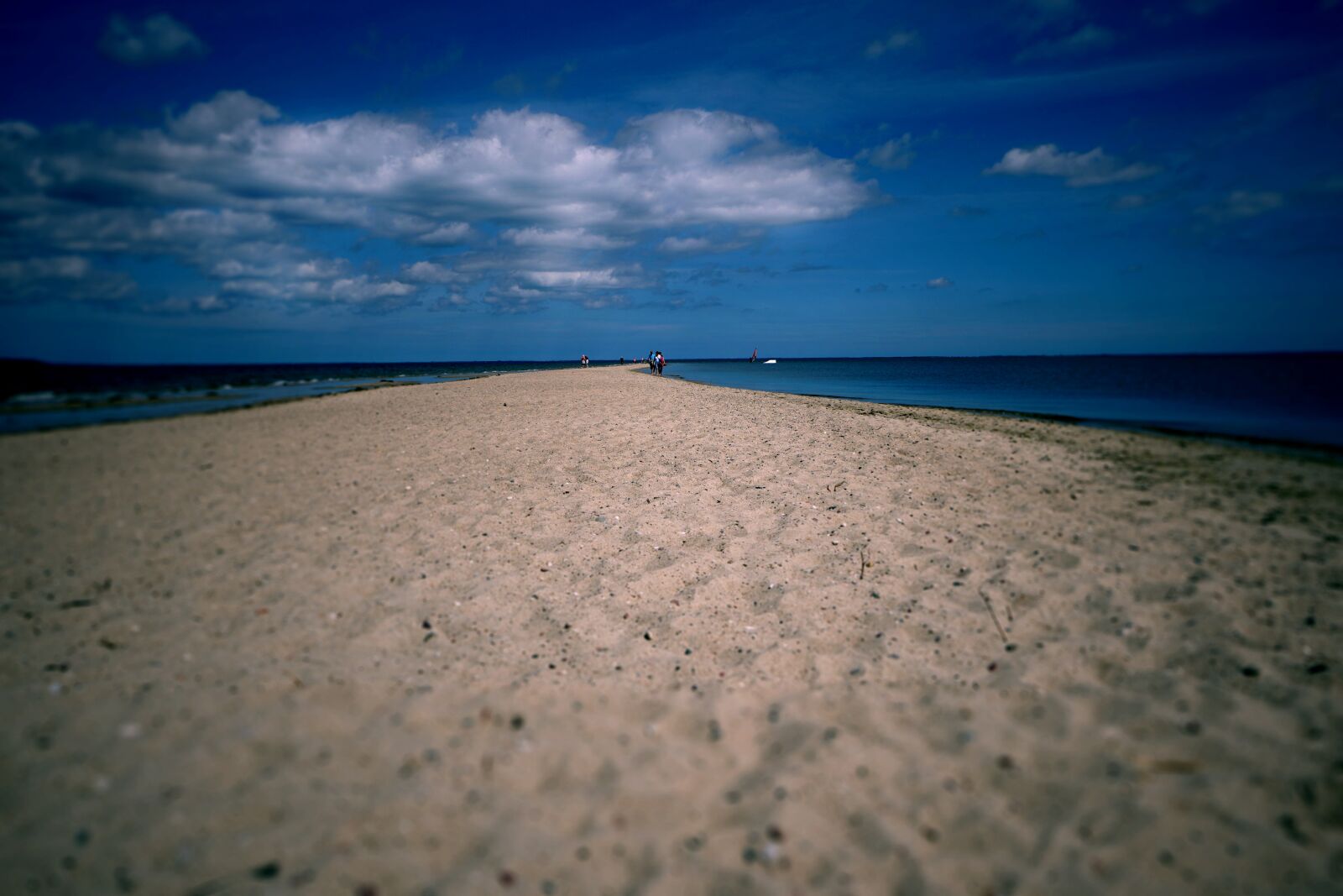 Sony E 10-18mm F4 OSS sample photo. Sea, horizon, the horizon photography