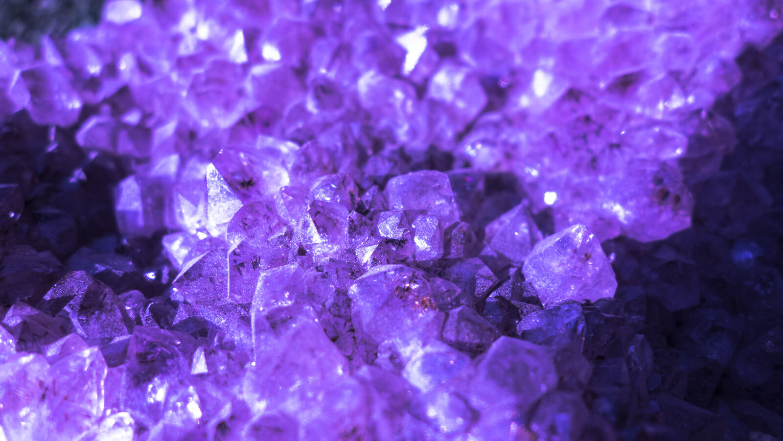 Sony Cyber-shot DSC-RX100 sample photo. Blur, crystals, purple, reflection photography