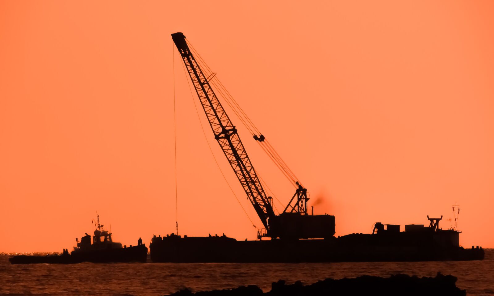 Canon PowerShot SX400 IS sample photo. Crane, floating, working photography