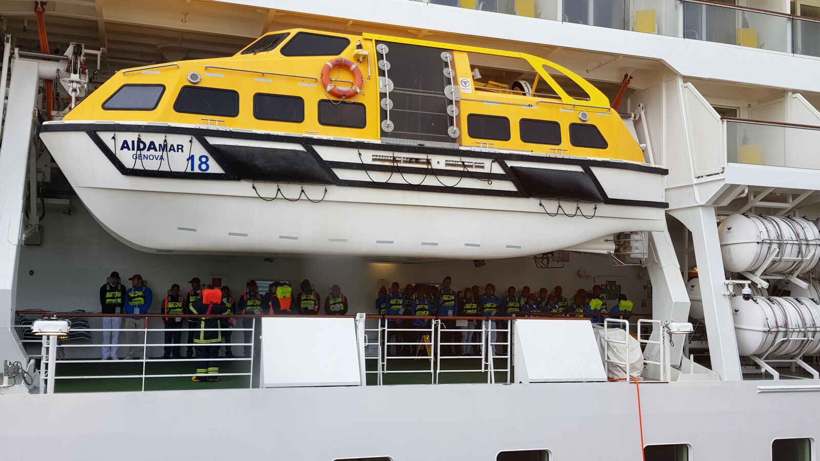 Samsung Galaxy S8 sample photo. Lifeboat, sloepenrol, cruise ship photography