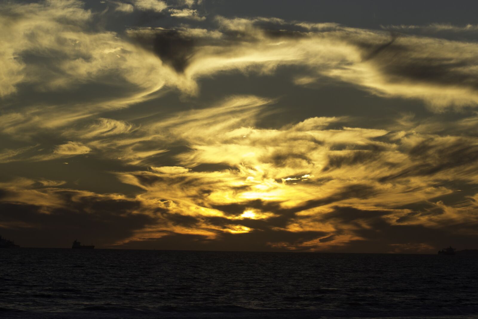 Canon EF 100mm F2.8L Macro IS USM sample photo. Sky, hdr, sunset photography