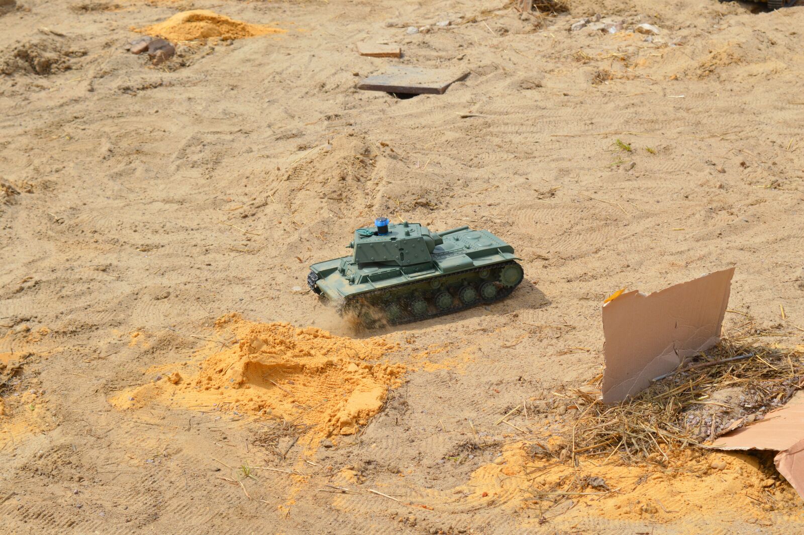 Nikon D3200 sample photo. Tank model, tank battle photography