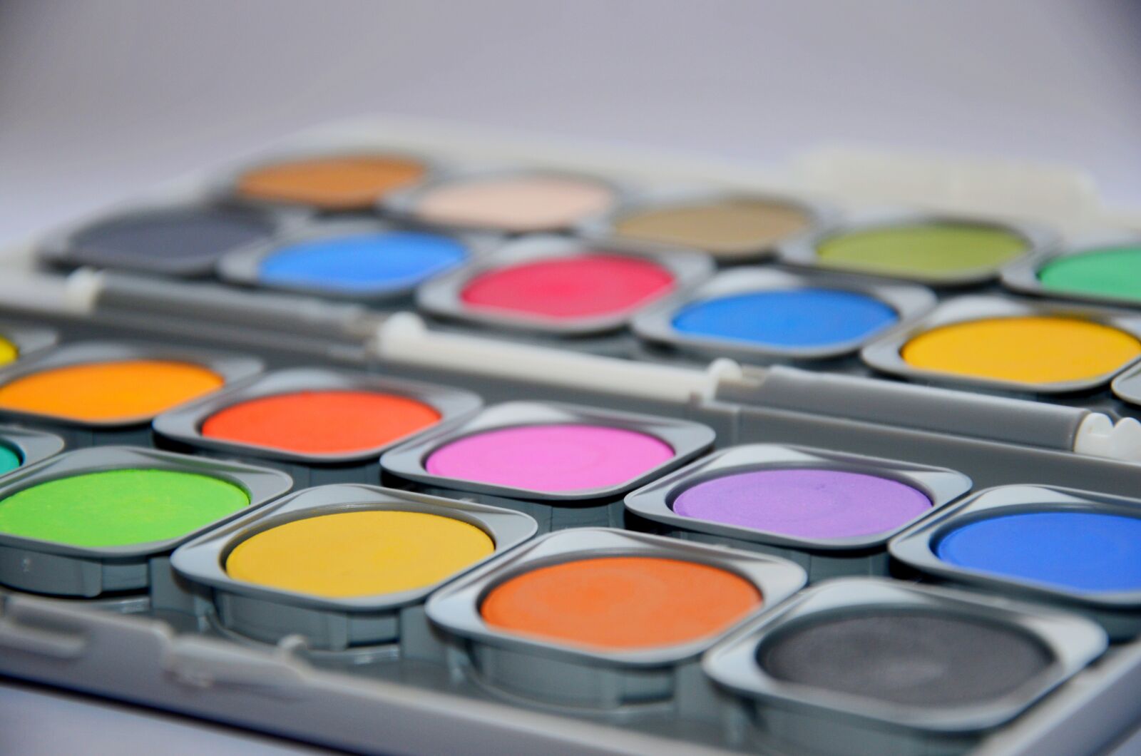 Nikon D7000 sample photo. Paint, palette, color photography