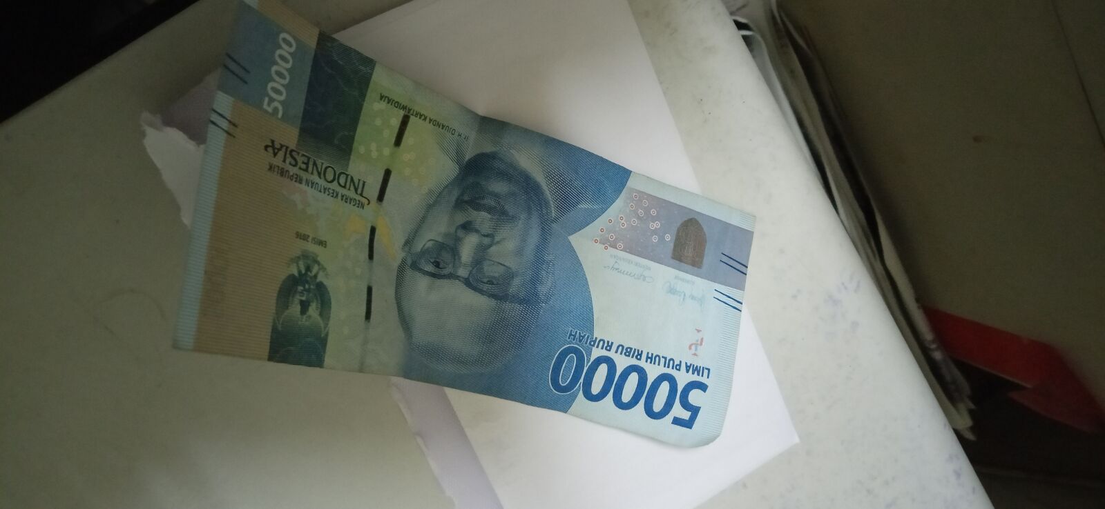 Realme C2 sample photo. Money, rupiah, blue photography